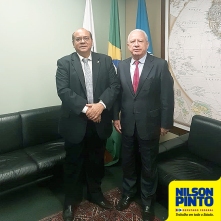 Deputado Nilson Pinto e o Embaixador peruano Vicente Rojas Escalante